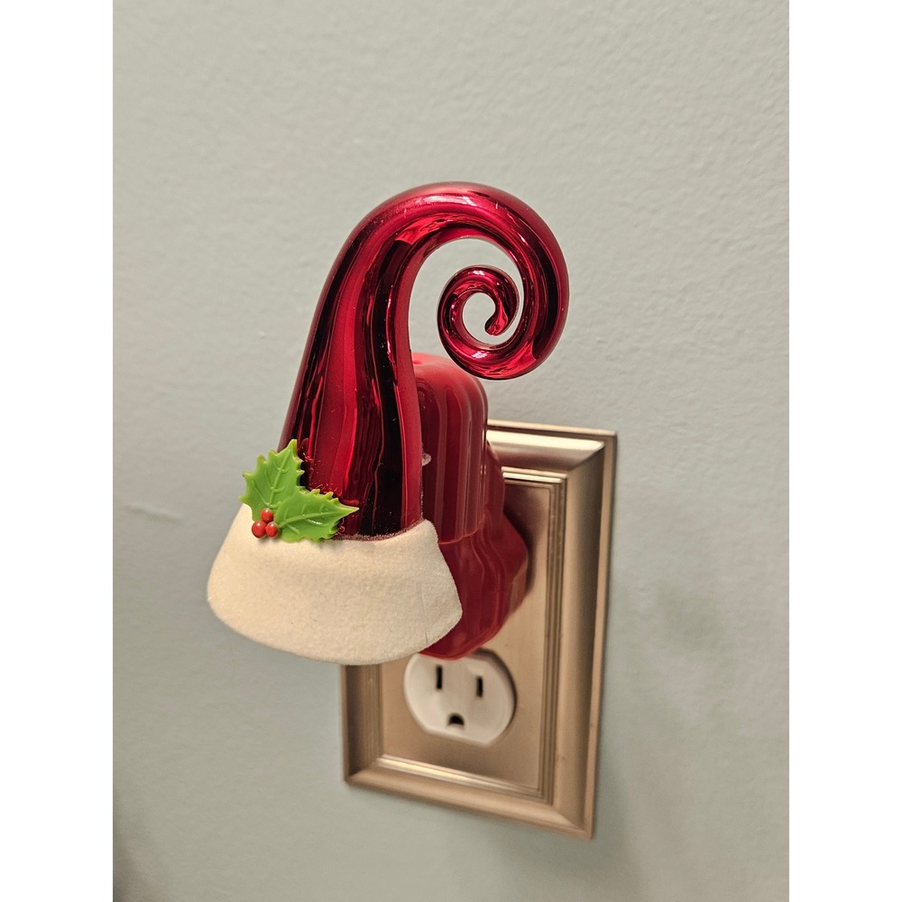 Pier‎ 1 Imports Christmas Elf Hat Electric Fragrance Diffuser Wall Plug NWT G14